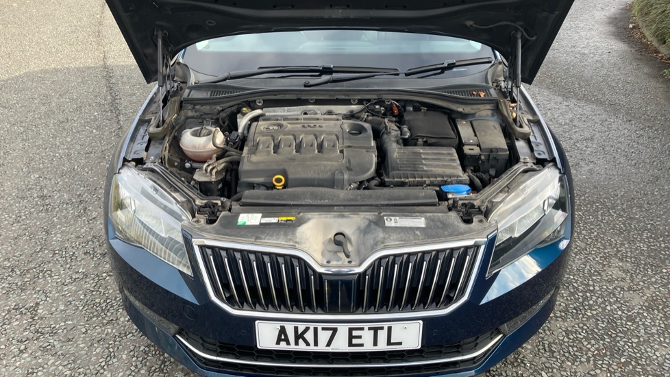 Skoda Superb 2.0 TDI CR SE Business 5dr Diesel Hatchback - Image 8