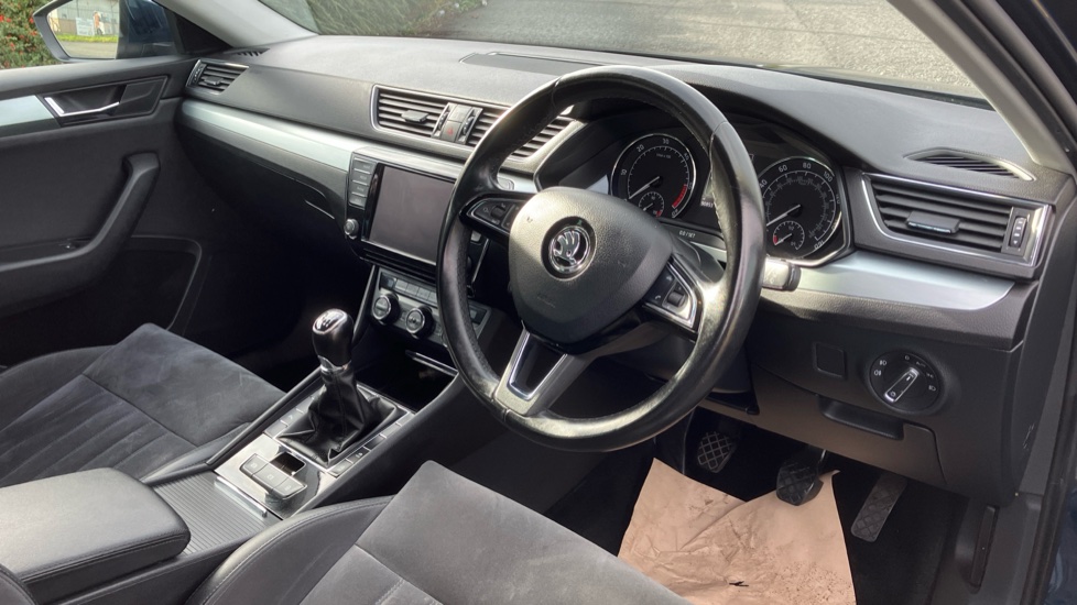 Skoda Superb 2.0 TDI CR SE Business 5dr Diesel Hatchback - Image 11
