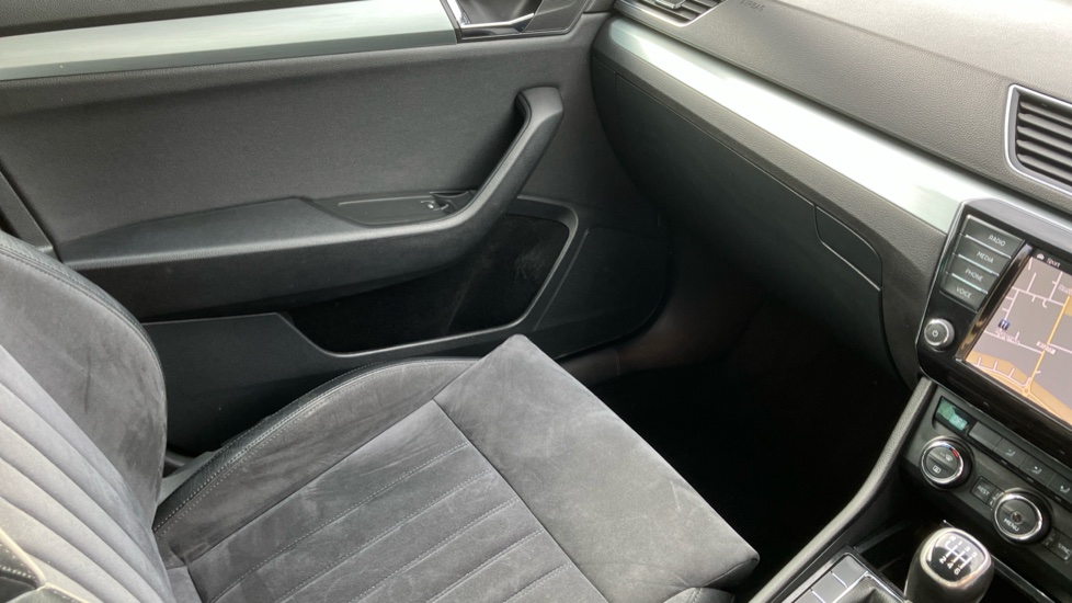Skoda Superb 2.0 TDI CR SE Business 5dr Diesel Hatchback - Image 14