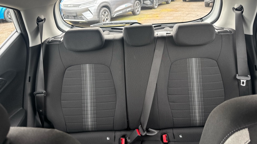 Hyundai i10 1.0 Advance 5dr Petrol Hatchback - Image 15