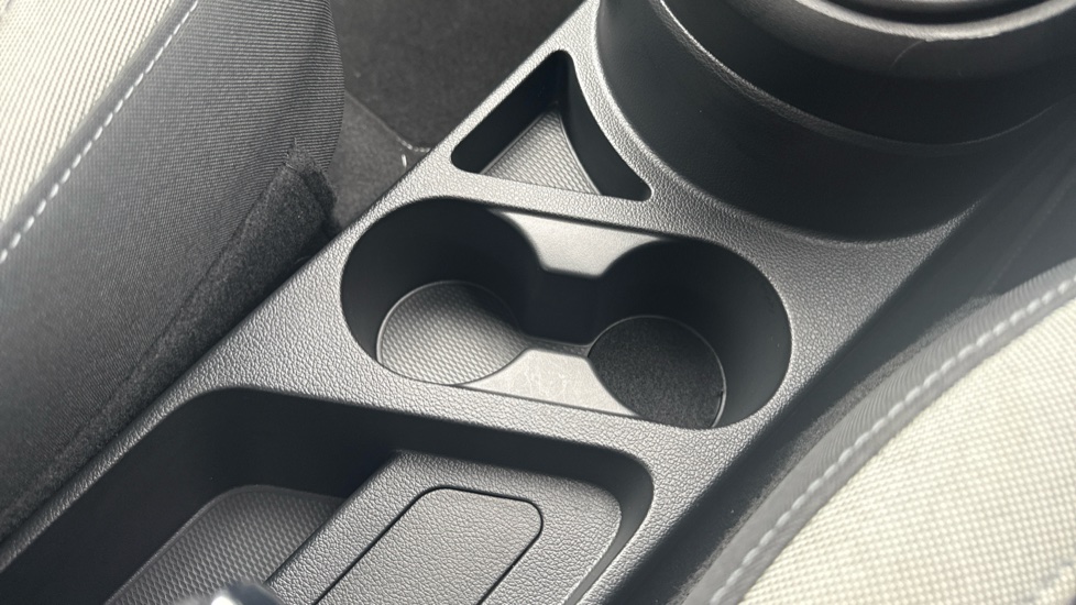 Hyundai i10 1.0 Advance 5dr Petrol Hatchback - Image 33