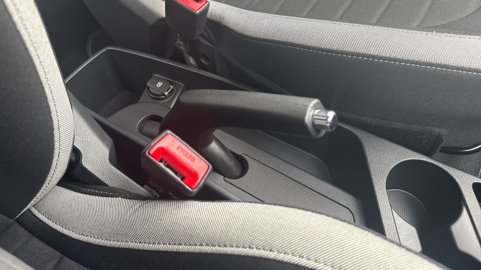 Hyundai i10 1.0 Advance 5dr Petrol Hatchback - Image 34