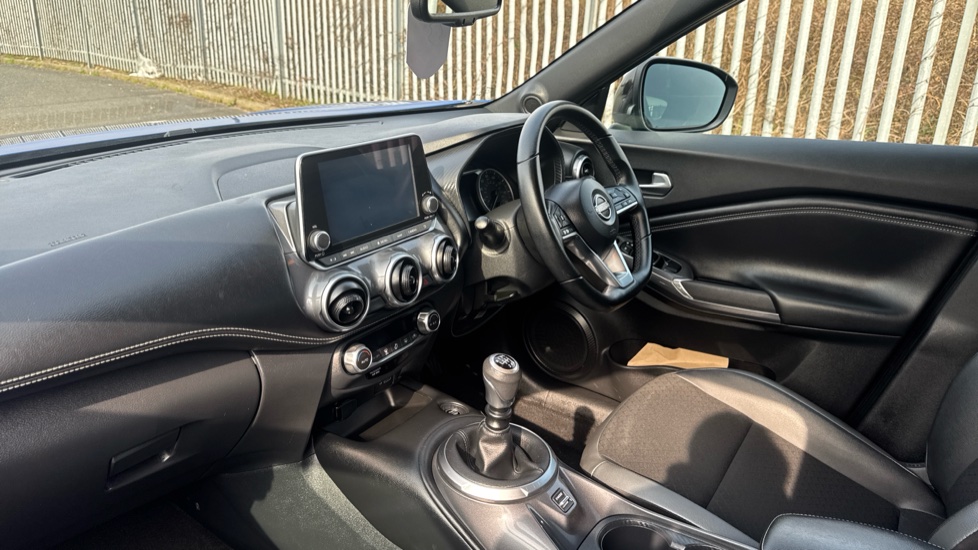 Nissan Juke 1.0 DiG-T 114 N-Connecta 5dr Petrol Hatchback - Image 9