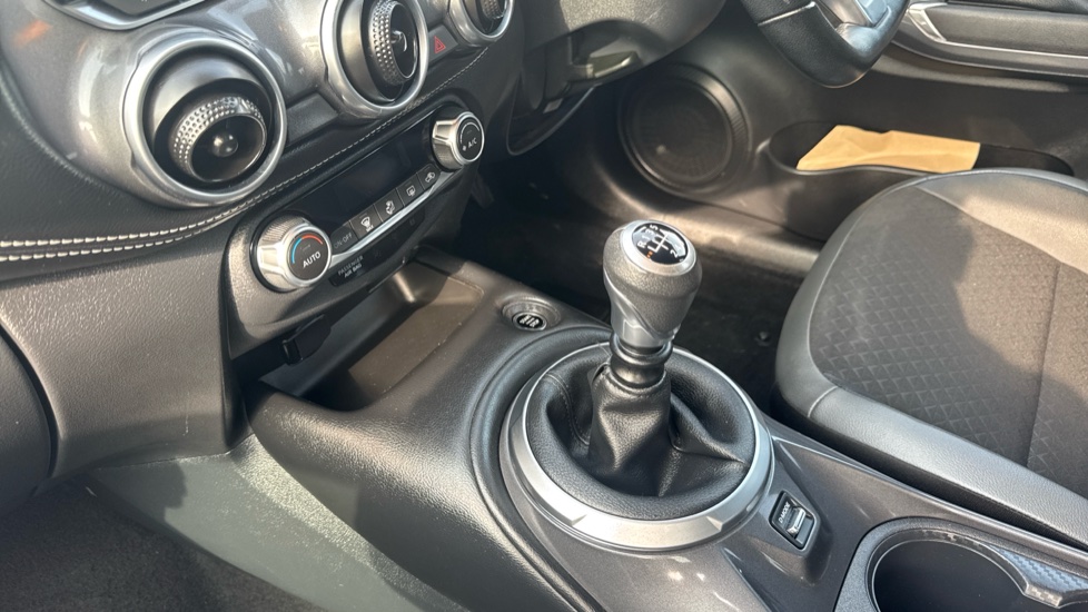 Nissan Juke 1.0 DiG-T 114 N-Connecta 5dr Petrol Hatchback - Image 13