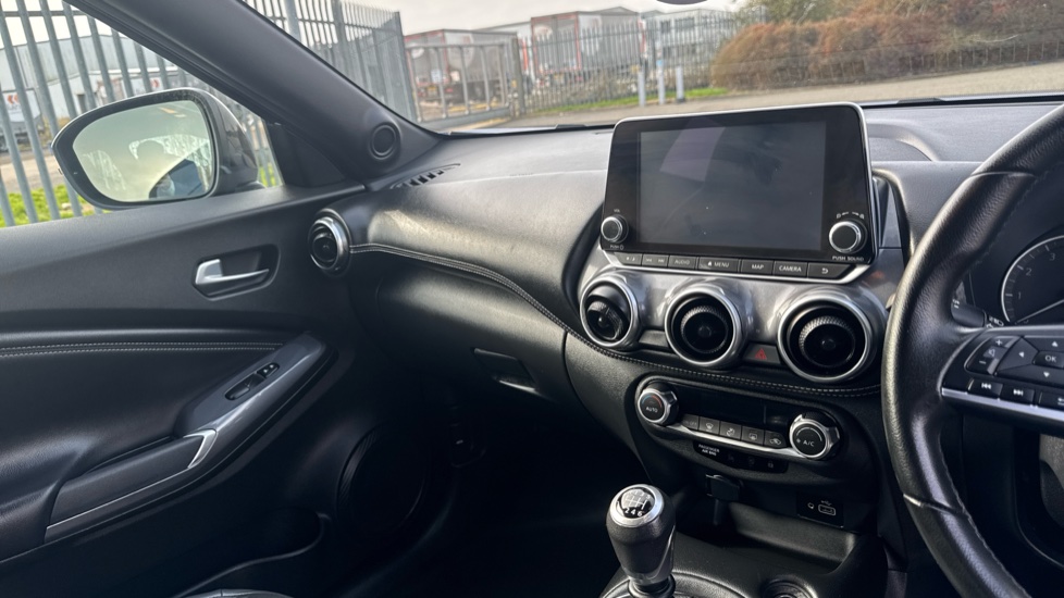 Nissan Juke 1.0 DiG-T 114 N-Connecta 5dr Petrol Hatchback - Image 14