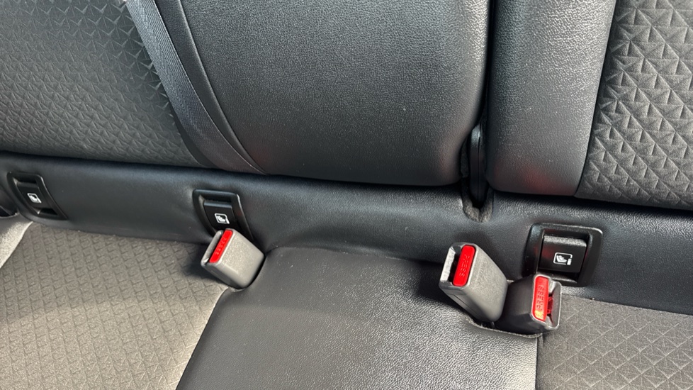 Nissan Juke 1.0 DiG-T 114 N-Connecta 5dr Petrol Hatchback - Image 17