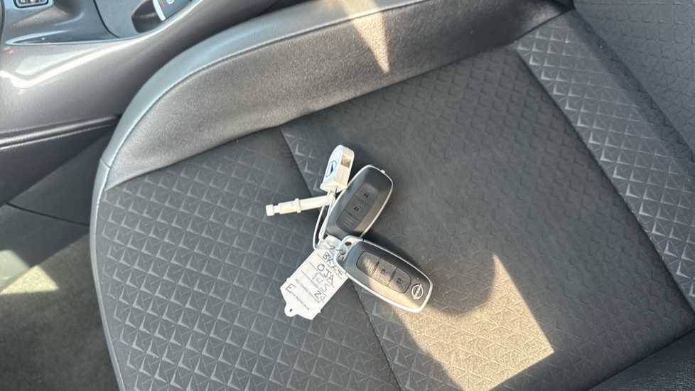 Nissan Juke 1.0 DiG-T 114 N-Connecta 5dr Petrol Hatchback - Image 19