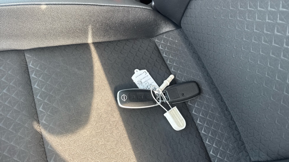 Nissan Juke 1.0 DiG-T 114 N-Connecta 5dr Petrol Hatchback - Image 20