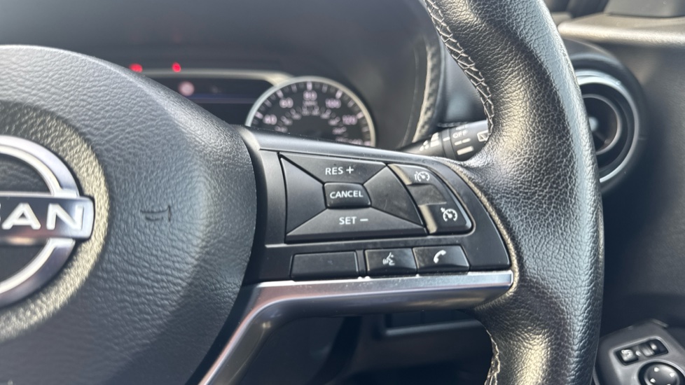 Nissan Juke 1.0 DiG-T 114 N-Connecta 5dr Petrol Hatchback - Image 22
