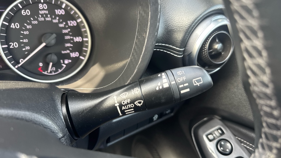 Nissan Juke 1.0 DiG-T 114 N-Connecta 5dr Petrol Hatchback - Image 27