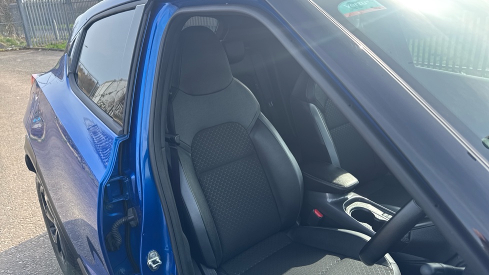 Nissan Juke 1.0 DiG-T 114 N-Connecta 5dr Petrol Hatchback - Image 54