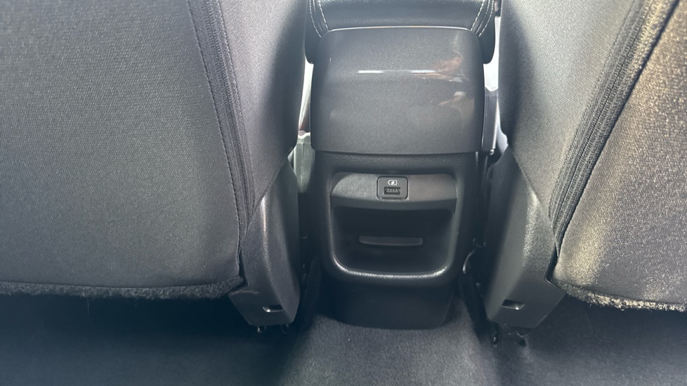 Nissan Juke 1.0 DiG-T 114 N-Connecta 5dr Petrol Hatchback - Image 55