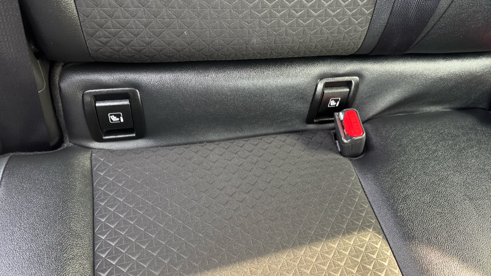 Nissan Juke 1.0 DiG-T 114 N-Connecta 5dr Petrol Hatchback - Image 56