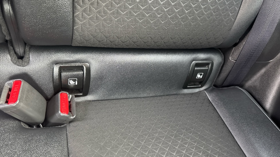 Nissan Juke 1.0 DiG-T 114 N-Connecta 5dr Petrol Hatchback - Image 57