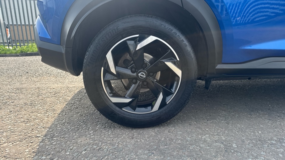 Nissan Juke 1.0 DiG-T 114 N-Connecta 5dr Petrol Hatchback - Image 70
