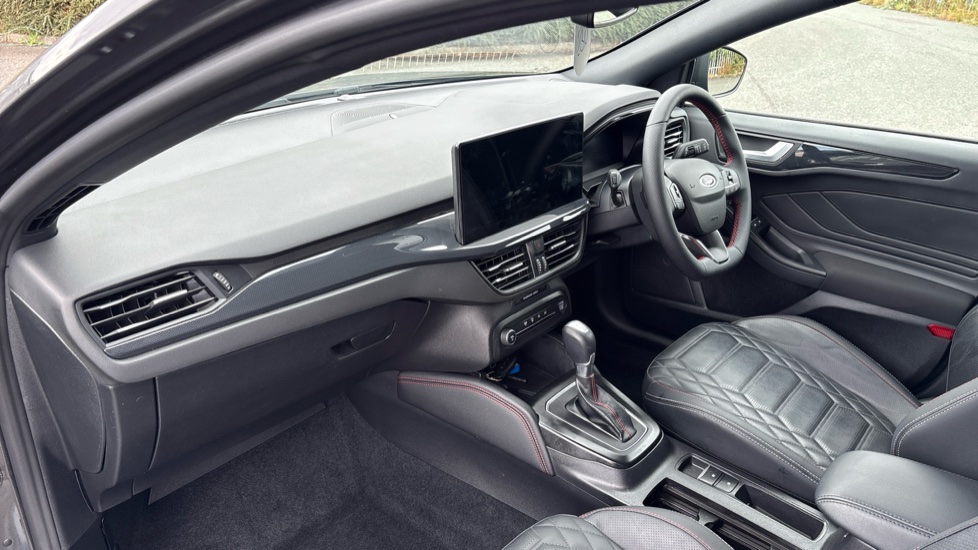 Ford Focus 1.0 EcoBoost Hybrid mHEV ST-Line X 5dr Auto Petrol Estate - Image 9