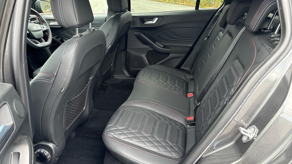 Ford Focus 1.0 EcoBoost Hybrid mHEV ST-Line X 5dr Auto Petrol Estate - Image 16