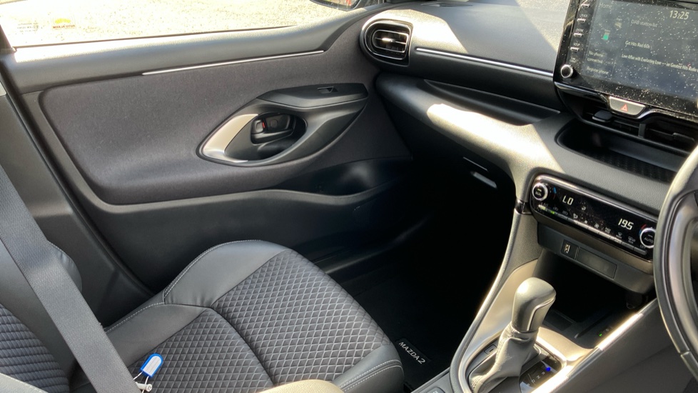 Mazda 2 Hybrid 1.5i Hybrid Select 5dr CVT Hybrid Hatchback - Image 14