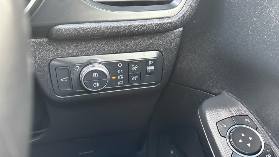 Ford Kuga 2.0 EcoBlue 190 Titanium Edition 5dr Auto AWD Diesel Estate - Image 26