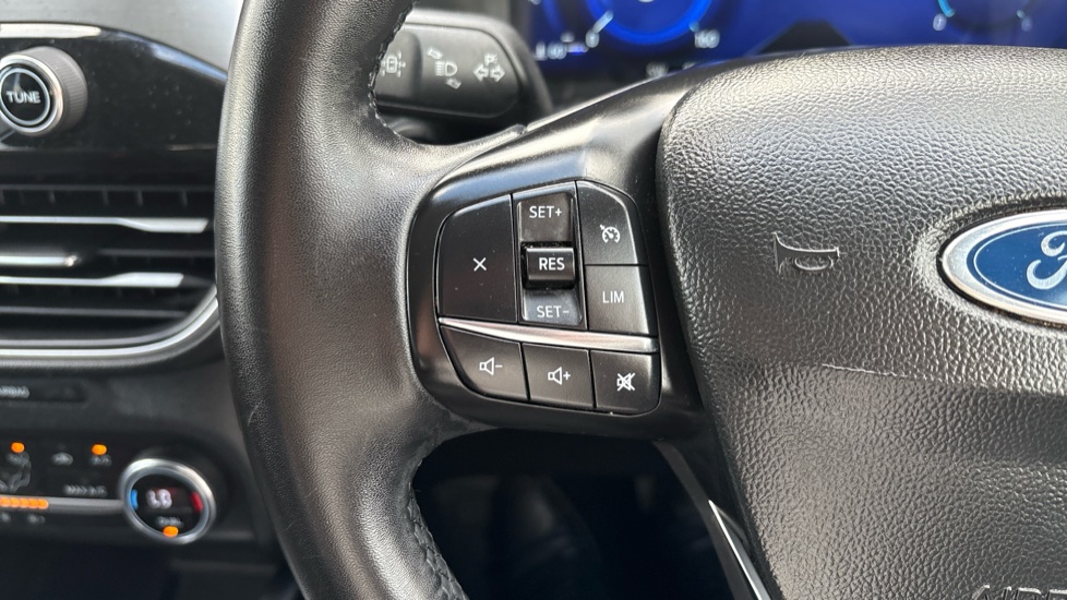 Ford Kuga 2.0 EcoBlue 190 Titanium Edition 5dr Auto AWD Diesel Estate - Image 27