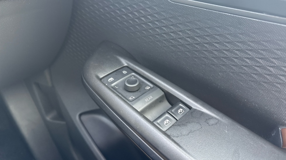 CUPRA Born 150kW V2 58kWh 5dr Auto Electric Hatchback - Image 29