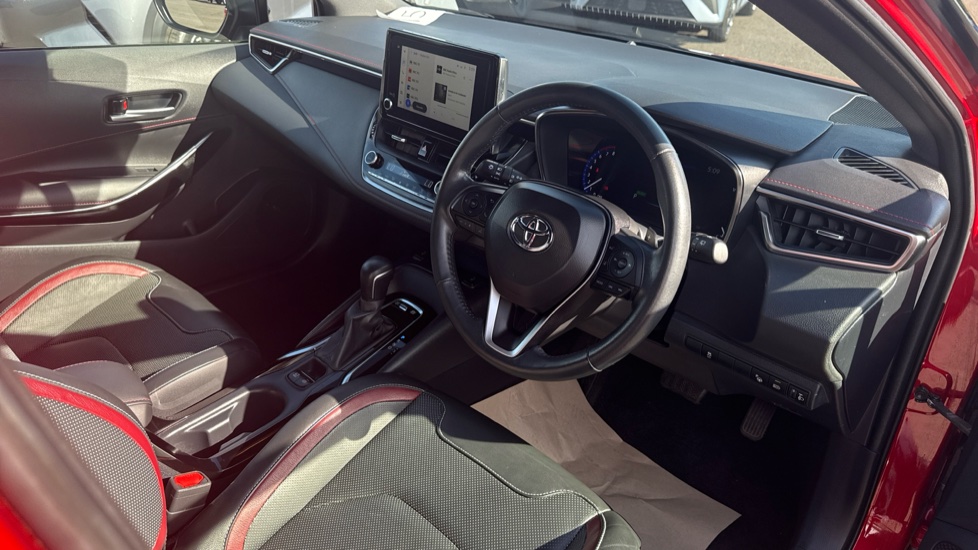 Toyota Corolla 2.0 VVT-i Hybrid Excel 5dr CVT Hybrid Hatchback - Image 11