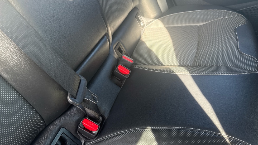 Toyota Corolla 2.0 VVT-i Hybrid Excel 5dr CVT Hybrid Hatchback - Image 17