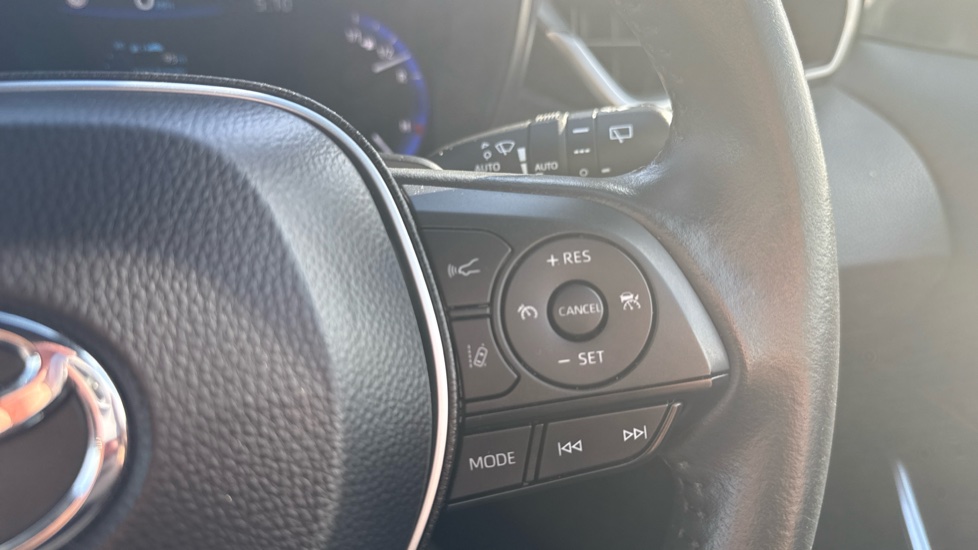 Toyota Corolla 2.0 VVT-i Hybrid Excel 5dr CVT Hybrid Hatchback - Image 22