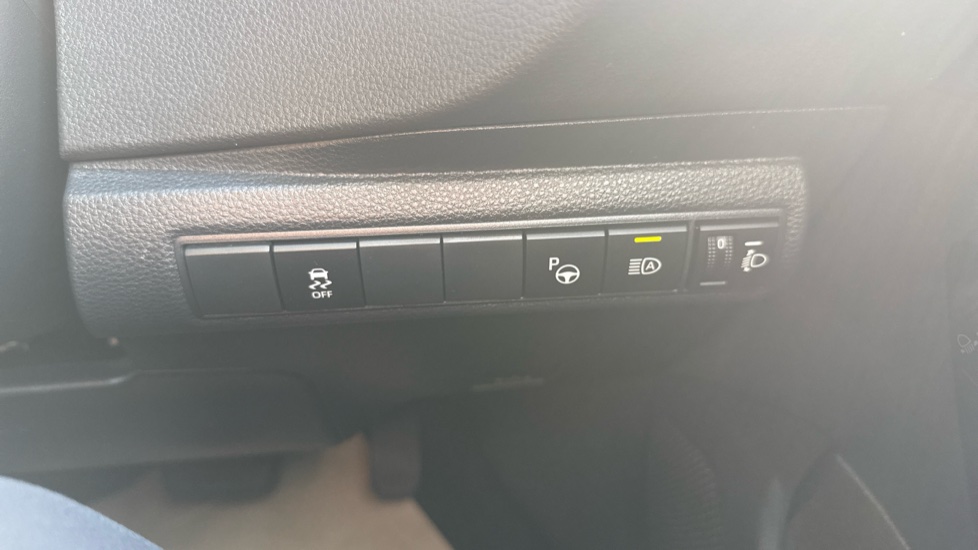 Toyota Corolla 2.0 VVT-i Hybrid Excel 5dr CVT Hybrid Hatchback - Image 26