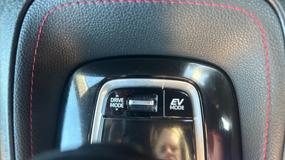 Toyota Corolla 2.0 VVT-i Hybrid Excel 5dr CVT Hybrid Hatchback - Image 29