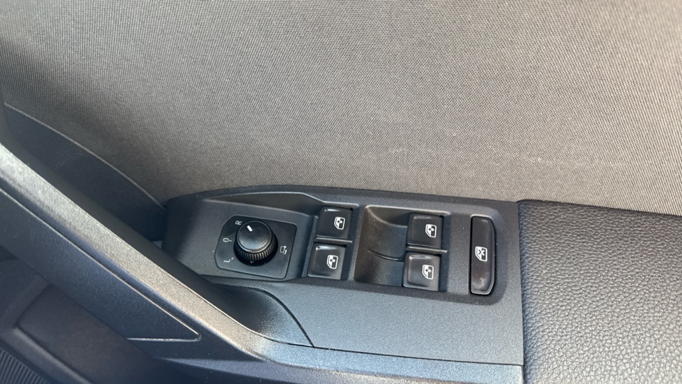SEAT Arona 1.5 TSI EVO FR 5dr Petrol Hatchback - Image 30