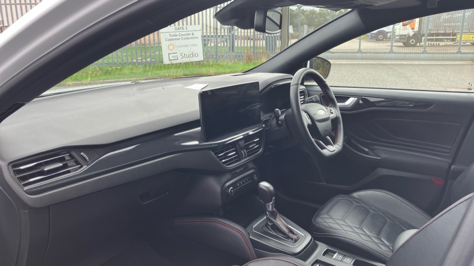 Ford Focus 1.0 EcoBoost Hybrid mHEV 155 ST-Line X 5dr Auto Petrol Estate - Image 9