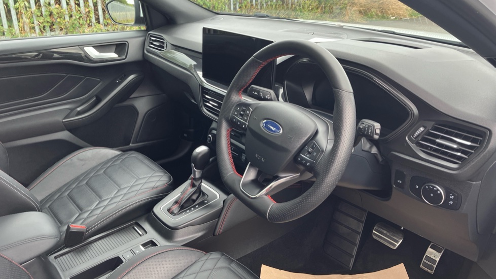 Ford Focus 1.0 EcoBoost Hybrid mHEV 155 ST-Line X 5dr Auto Petrol Estate - Image 11