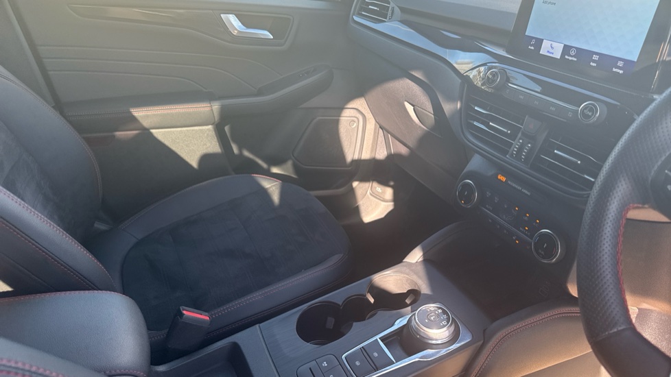 Ford Kuga 2.5 PHEV ST-Line X Edition 5dr CVT Estate - Image 14