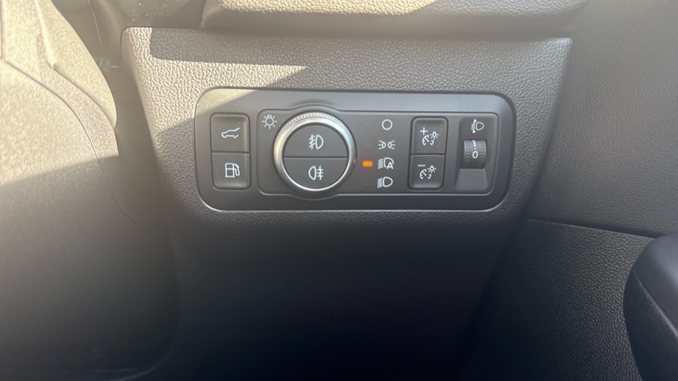 Ford Kuga 2.5 PHEV ST-Line X Edition 5dr CVT Estate - Image 28
