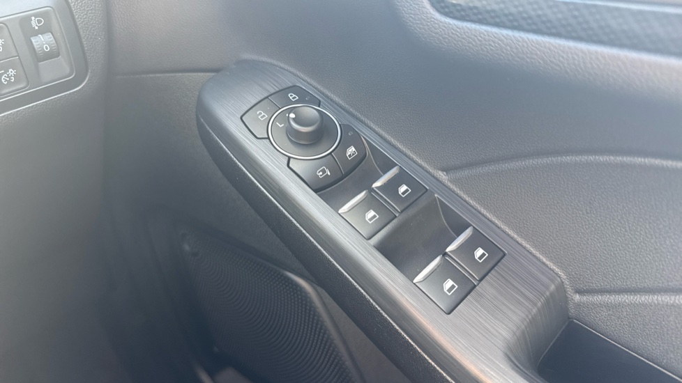 Ford Kuga 2.5 PHEV ST-Line X Edition 5dr CVT Estate - Image 29