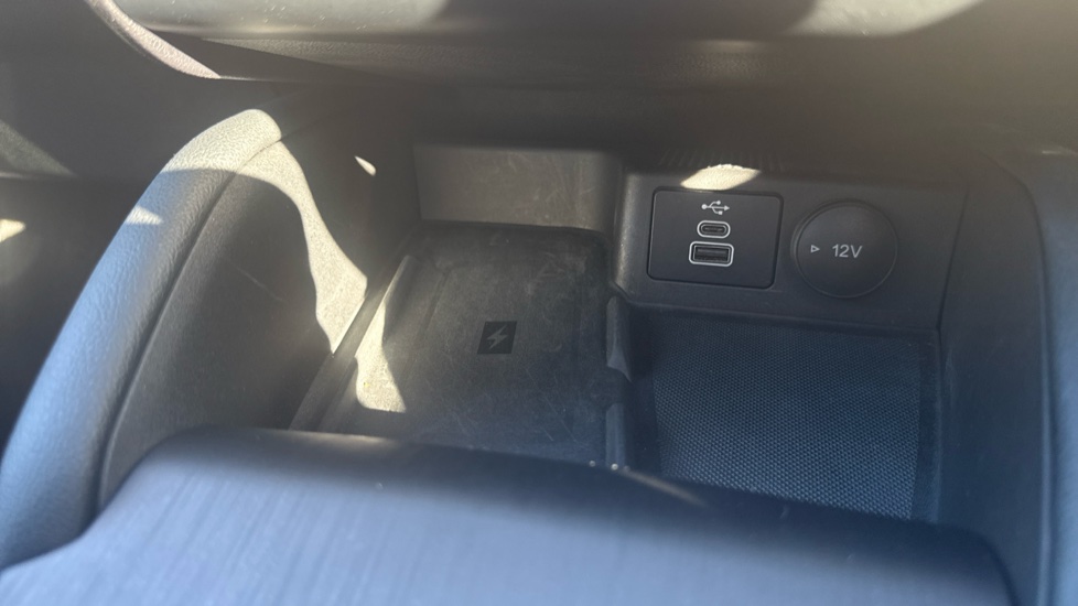 Ford Kuga 2.5 PHEV ST-Line X Edition 5dr CVT Estate - Image 33