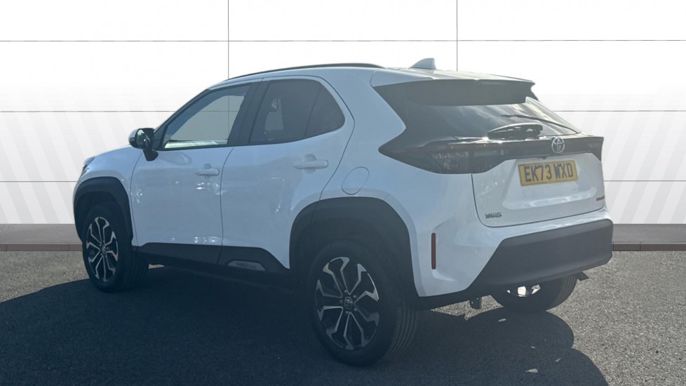 Toyota Yaris Cross 1.5 Hybrid Design 5dr CVT Hybrid Estate - Image 2
