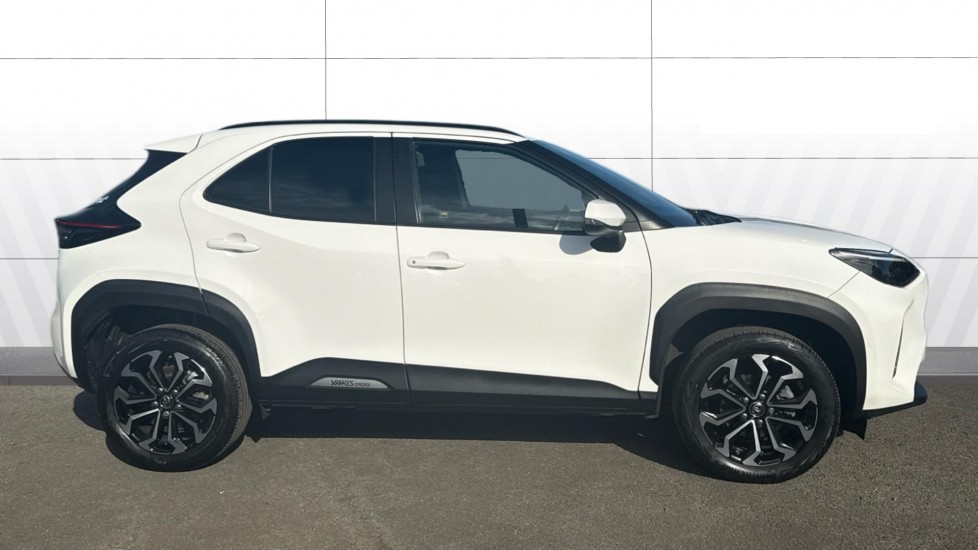 Toyota Yaris Cross 1.5 Hybrid Design 5dr CVT Hybrid Estate - Image 5