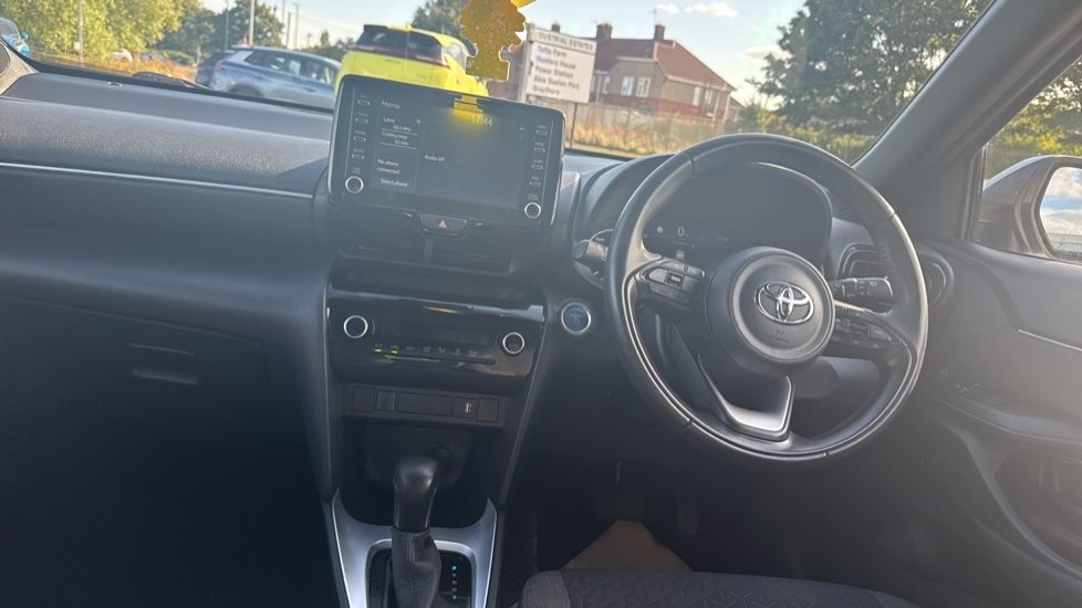 Toyota Yaris Cross 1.5 Hybrid Design 5dr CVT Hybrid Estate - Image 10