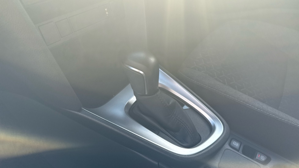 Toyota Yaris Cross 1.5 Hybrid Design 5dr CVT Hybrid Estate - Image 13