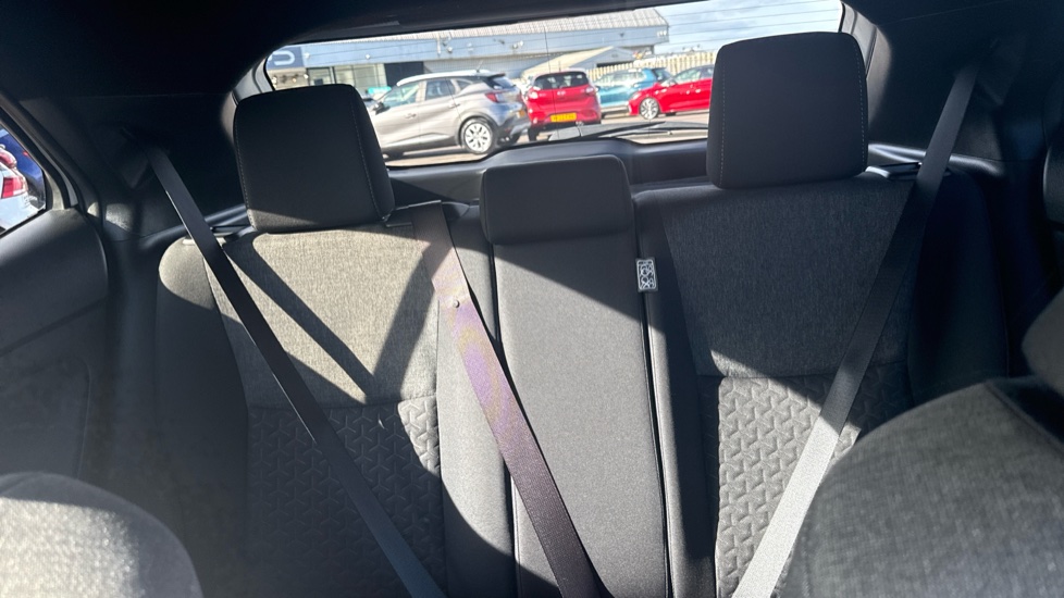 Toyota Yaris Cross 1.5 Hybrid Design 5dr CVT Hybrid Estate - Image 15
