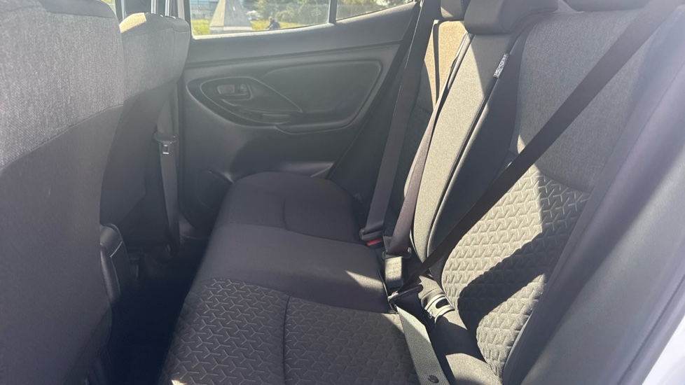Toyota Yaris Cross 1.5 Hybrid Design 5dr CVT Hybrid Estate - Image 16