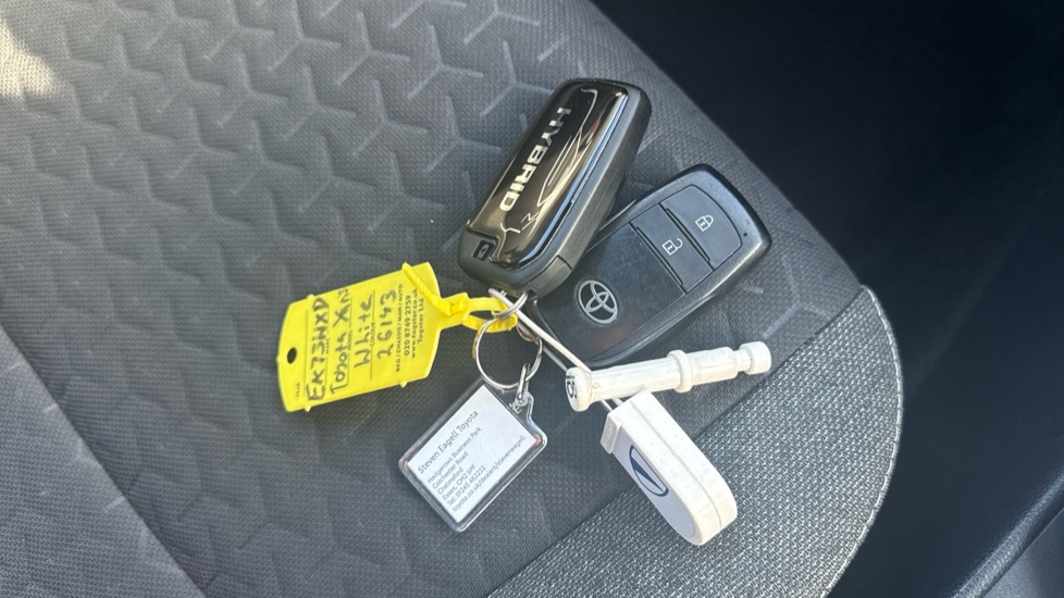 Toyota Yaris Cross 1.5 Hybrid Design 5dr CVT Hybrid Estate - Image 20