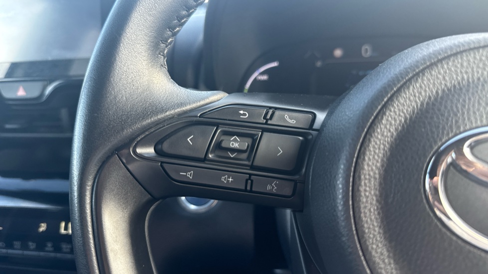 Toyota Yaris Cross 1.5 Hybrid Design 5dr CVT Hybrid Estate - Image 23