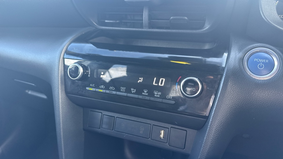 Toyota Yaris Cross 1.5 Hybrid Design 5dr CVT Hybrid Estate - Image 29