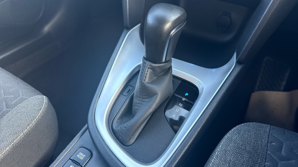 Toyota Yaris Cross 1.5 Hybrid Design 5dr CVT Hybrid Estate - Image 30