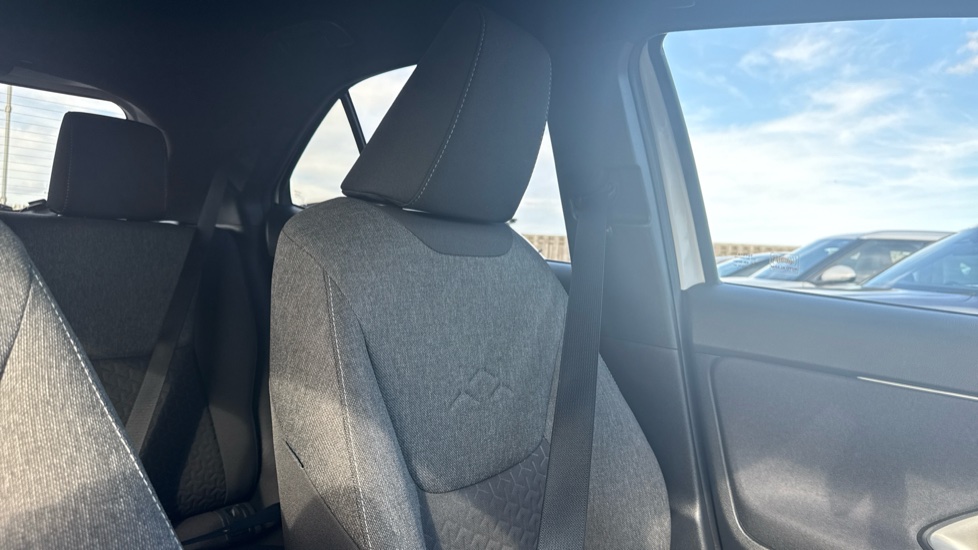 Toyota Yaris Cross 1.5 Hybrid Design 5dr CVT Hybrid Estate - Image 34