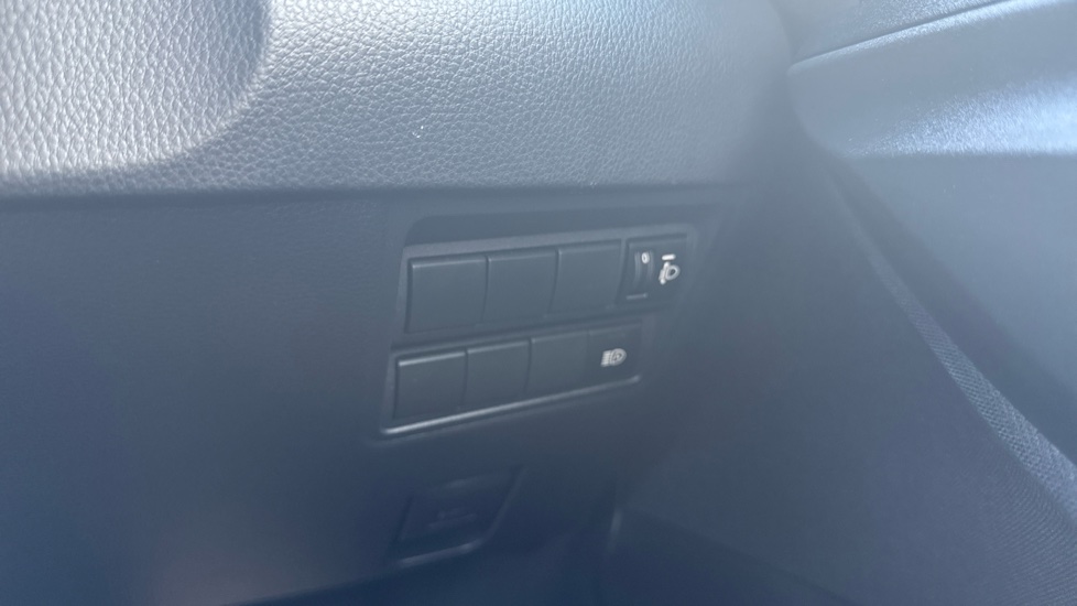 Toyota Yaris Cross 1.5 Hybrid Design 5dr CVT Hybrid Estate - Image 39