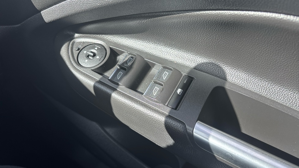 Ford Kuga 2.0 TDCi Titanium 5dr 2WD Diesel Estate - Image 31